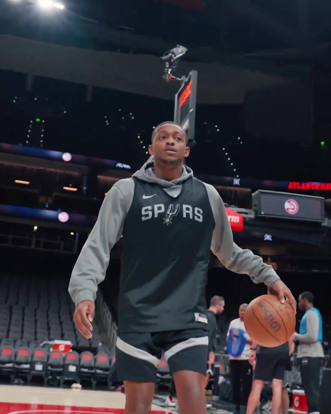 DB视讯官网将迎马刺首秀！福克斯和麦克劳林参加了球队训练