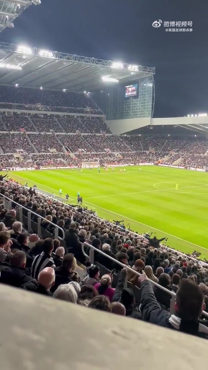 DB真人旗舰【球迷玩梗】纽卡球迷嘲讽阿尔特塔：阿尔特塔，一定是球的问题！